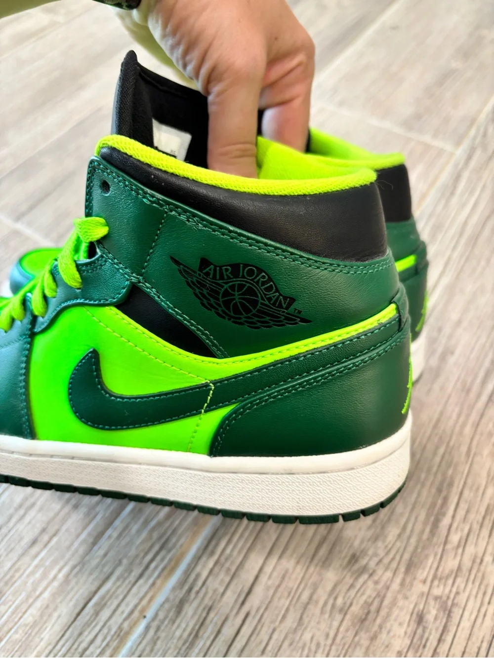 Jordan 1 Mid George Green Black Mens Athletic Hulk Sneaker Size 8
